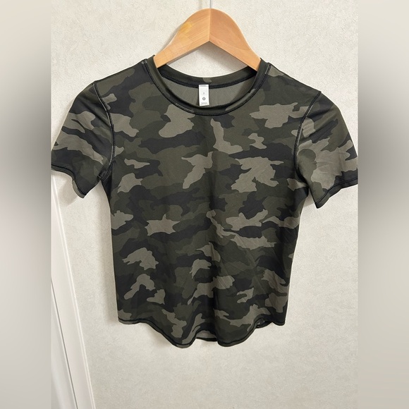 Lululemon High Neck Running and Training T-Shirt size 2 - Picture 6 of 7